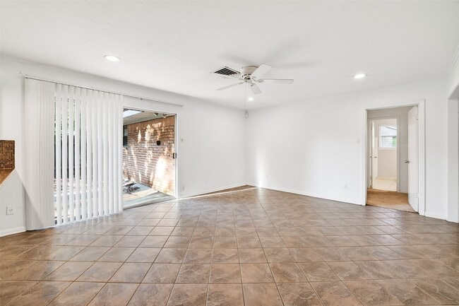 Photo - 5422 Spellman Rd