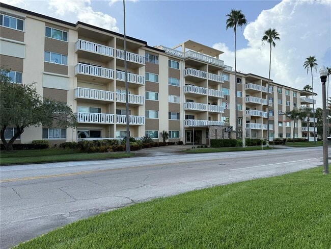 Building Photo - 1200 N Shore Dr NE Unit 1A Rental