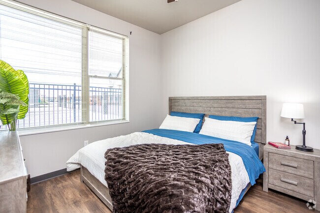 1BR, 1BA - 630 SF - Brick Towne at Prairie Crossing