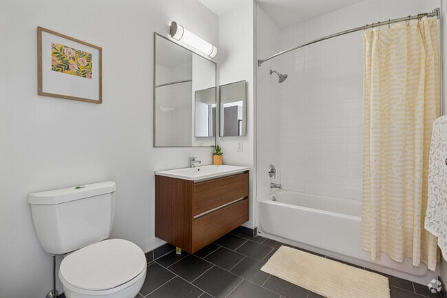1BR, 1BA - 785SF - Bathroom