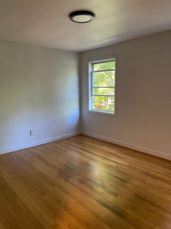 Photo - **100 SICARD ST** Basement+Driveway+Off-Street Parking+Free Washer/Dryer+Deck+Backyard