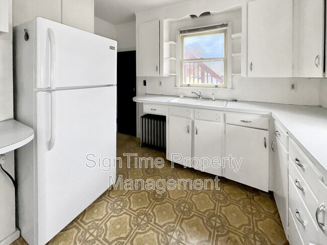 Photo - 825-827 Hamilton Boulevard - 827