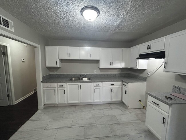 Photo - 2926 Mimosa Ave