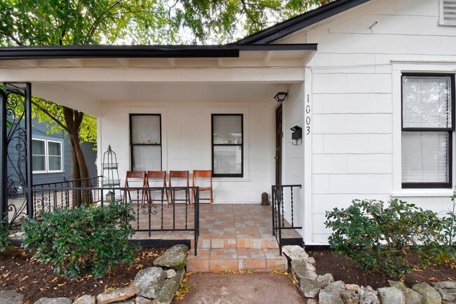 Photo - 1003 E 45th St