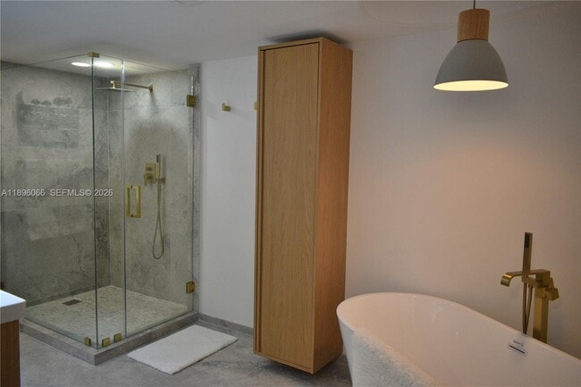 Building Photo - 1865 S Ocean Dr Unit 14N