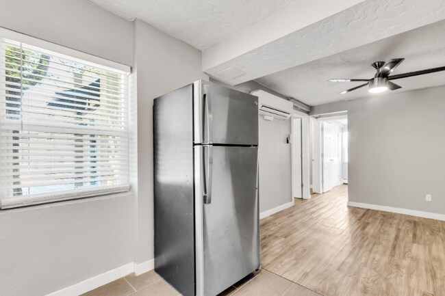825 12th St Unit 5