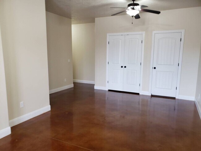 Photo - 1385 Clinton Way