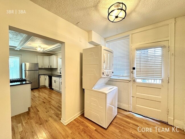 Photo - 1413 W 39th St Unidad 1414-G