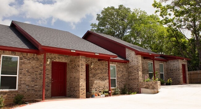 Building Photo - Brand New 1-Bedroom/ 1-Bathroom Unit Mulberry Apartments -3