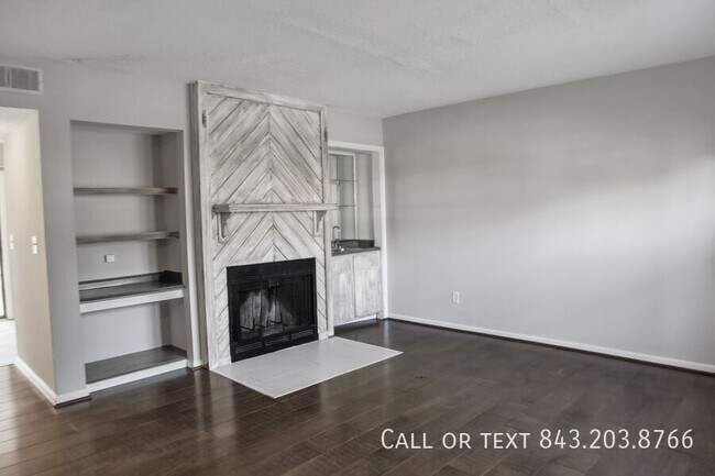 Photo - 8016 Thelen St