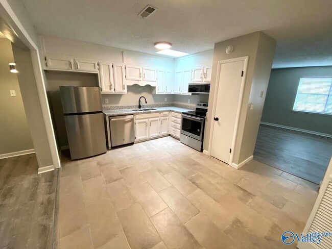 Photo - 2432 Ells Rd SW