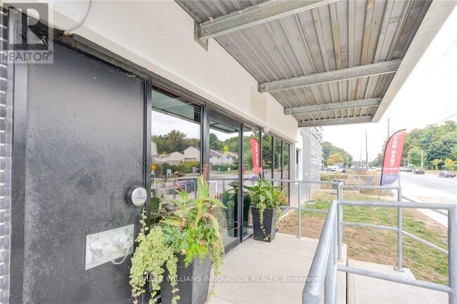 Photo - 595 Strasburg Rd Unité 106