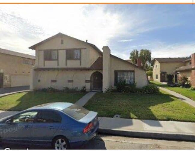 Building Photo - 1640 E Natalie Ave Unit Tres