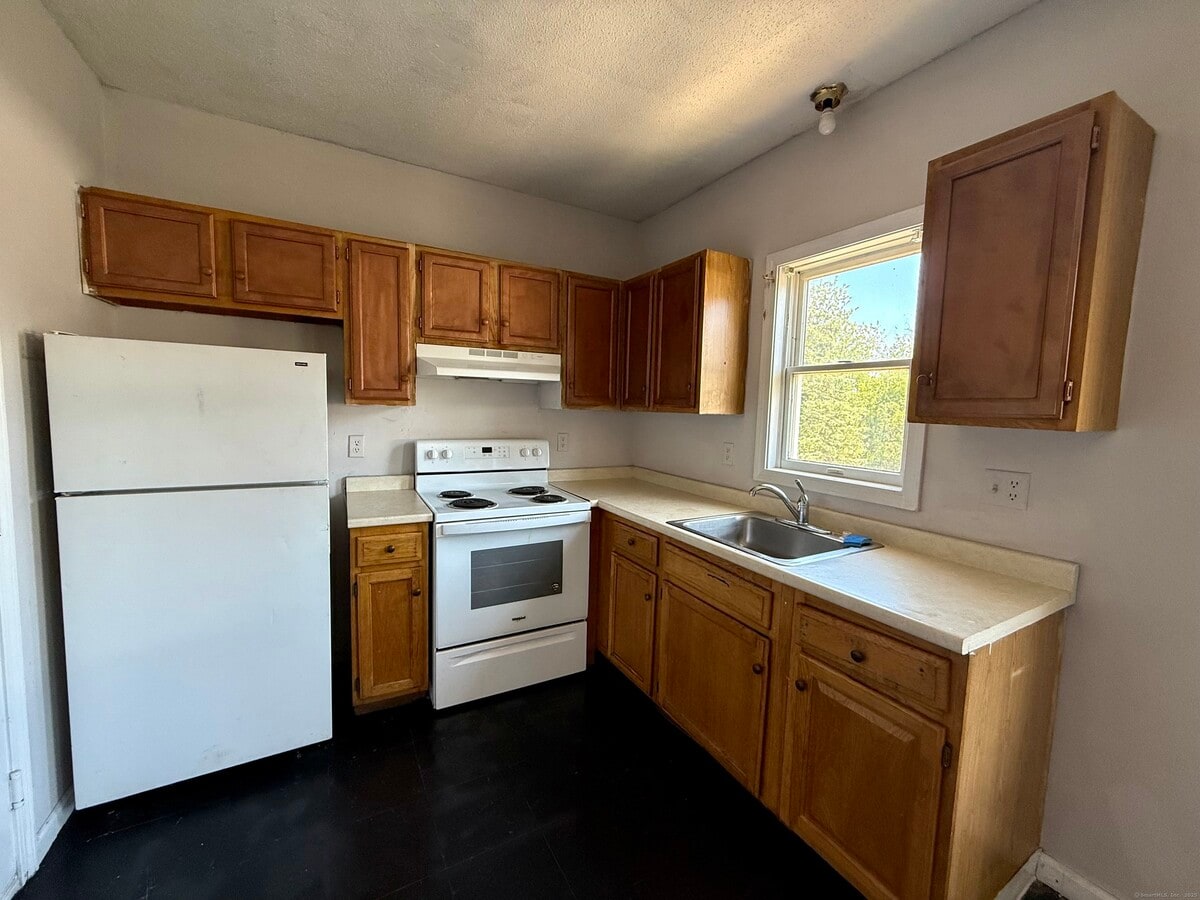 Photo - 194 S Main St Apartment Unit 4
