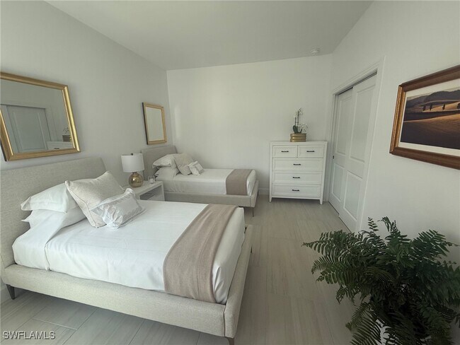 Photo - 16885 Fairgrove Way Unidad 6-201