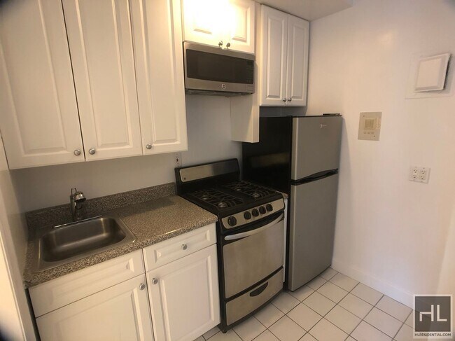 Photo - WEST 13 STREET Unidad 69