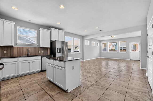 Photo - 324 E Broade St