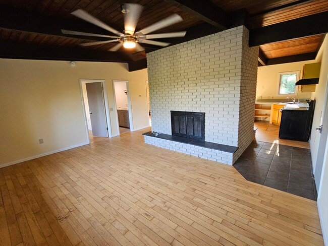 Photo - 10 Mountain View Blvd