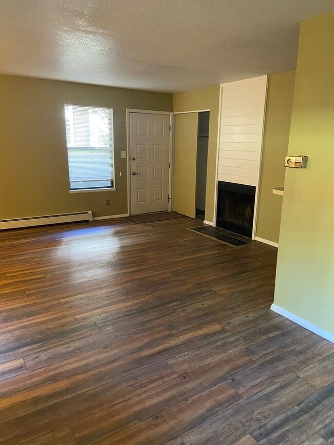 Photo - Condo in Pendleton Square Unit 102