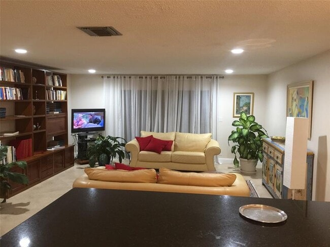 Photo - 22065 Las Brisas Cir