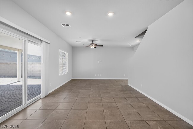371 Scarlet Pne Ct