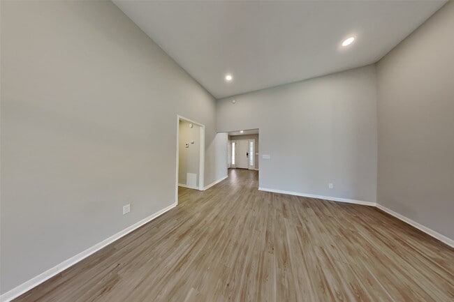 Photo - 3902 Spring River Dr