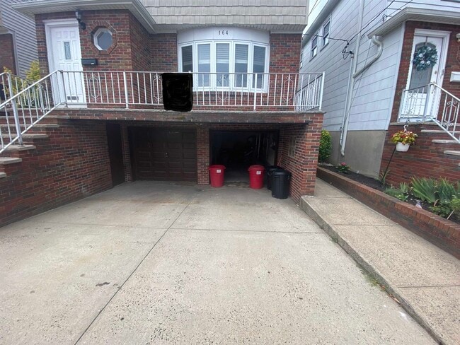 Photo - 164 W 18th St Unit 1