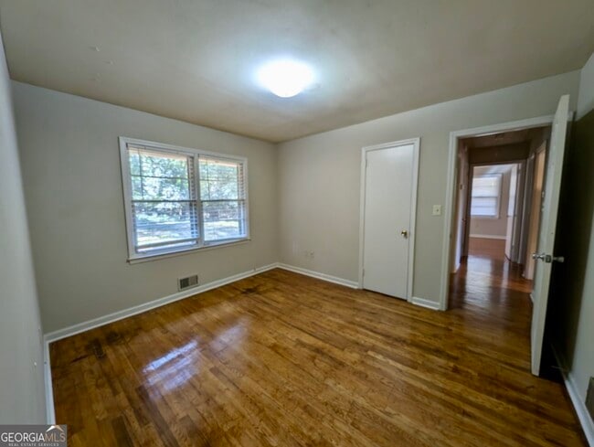 Photo - 170 Forest Rd