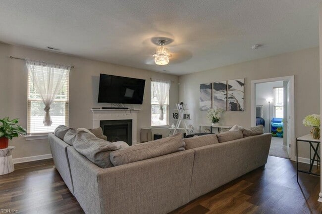 Photo - 115 Farrand Dr