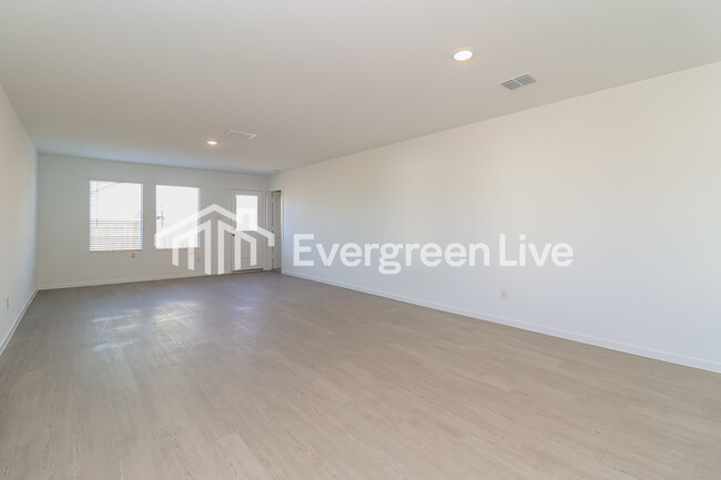 Photo - 200 Sycamore Pl