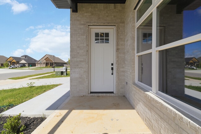 Photo - 970 Trestle Ln