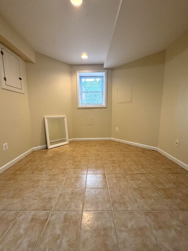 Photo - Centrally Located 1BR/1BA English Basement in Capitol Hill Basic Utilities Included