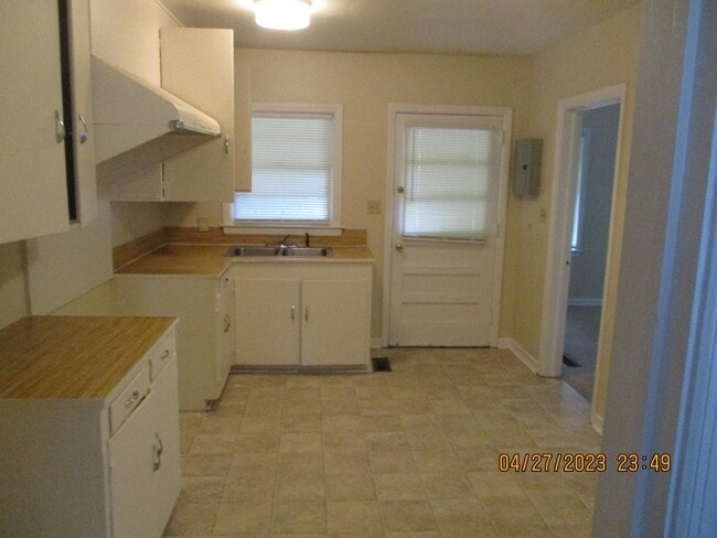 603-A S Valencia Dr