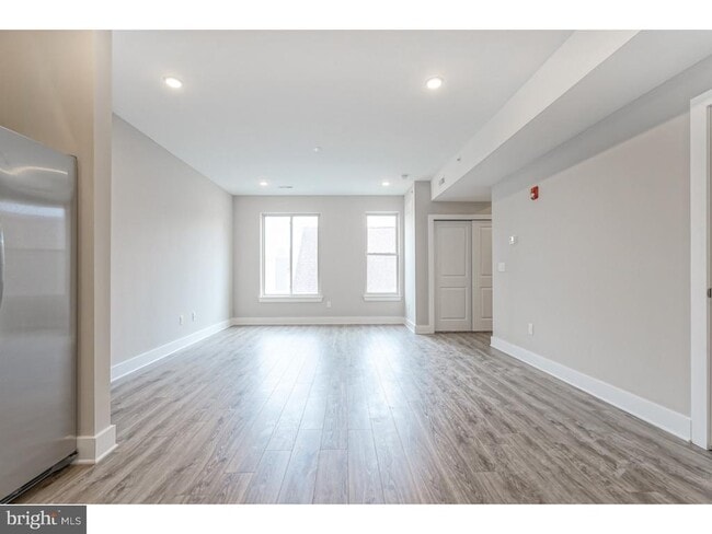 Photo - 2162 E Norris St Unit 203