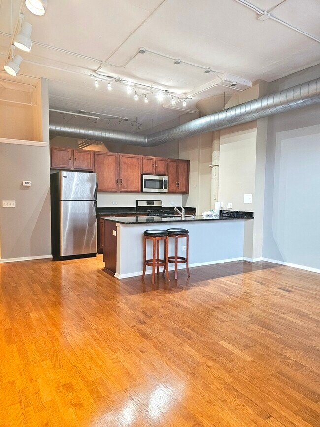 Photo - 2323 W Pershing Rd Unidad 128