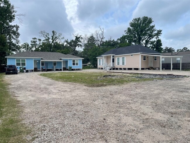 Photo - 21882 Russell Dr