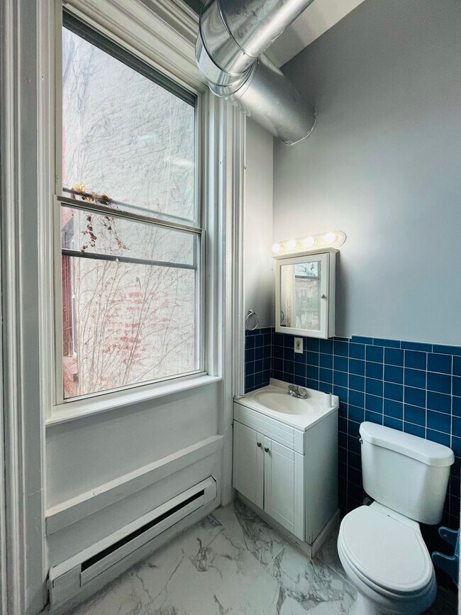 Photo - 2 Bed - 1 Bath Beautiful Apartment in Center Square, Albany. Unit Apt #1