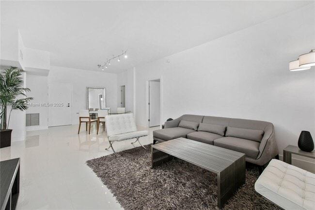 Photo - 800 West Ave