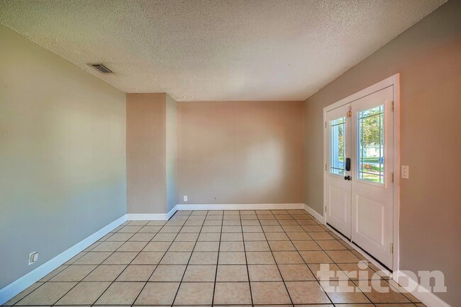 Photo - 3516 W McElroy Ave