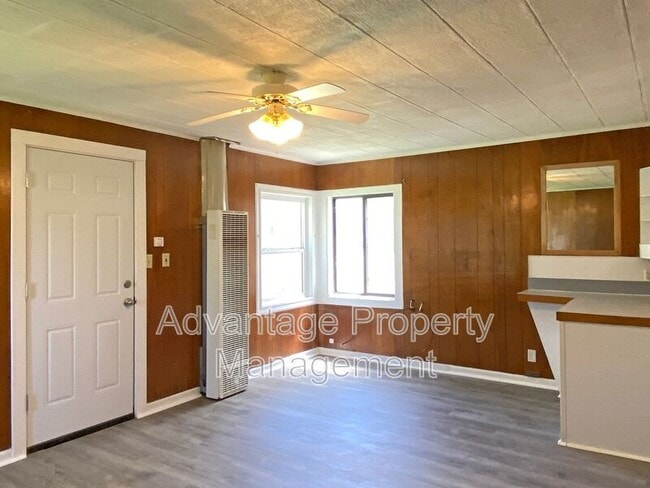 Photo - 1415 W 4th St