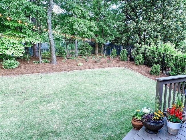 Photo - 2841 Cravenridge Dr NE