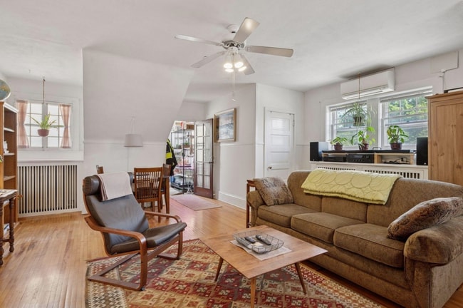 Photo - 2601 Portland Ave Unidad Carriage House