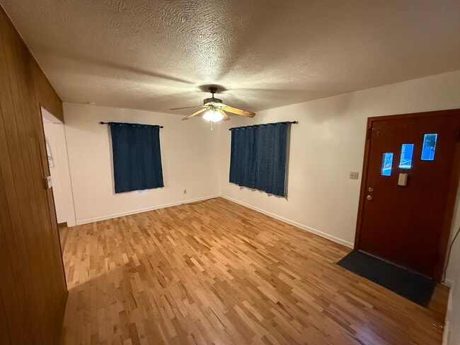 Photo - 355 N Cheyenne St