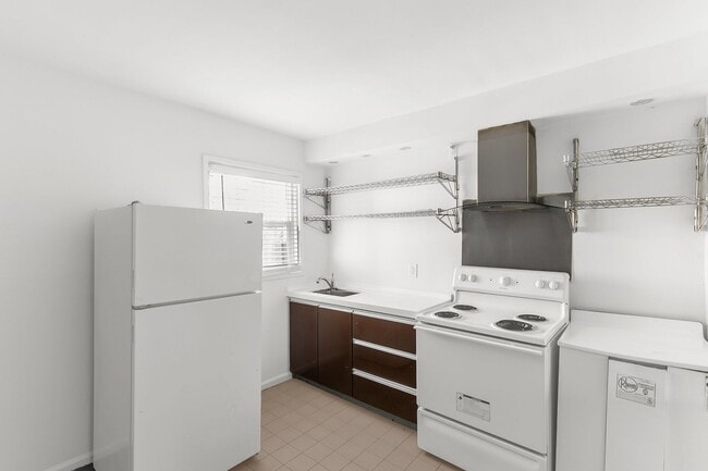 Photo - Magnolia Court