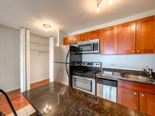 Photo - 4180 N Marine Dr Unidad 2161