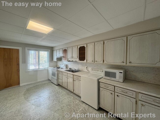 Building Photo - 795 Cambridge St Rental