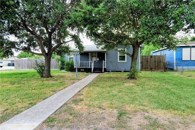 Photo - 3561 Monterrey St House