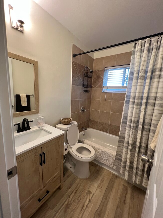 Photo - 1090 Mayson Turner Rd NW Unidad Powerhouse Apartment