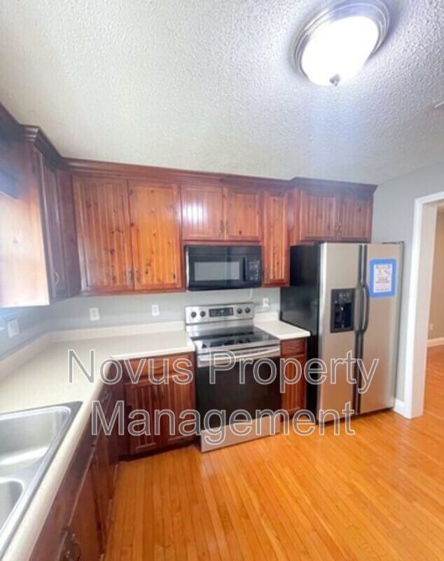 Photo - 102 Lipham St