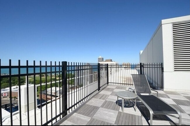 Photo - 1460 N Sandburg Ter Unit 501